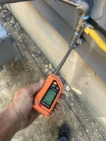 Gas leak detector